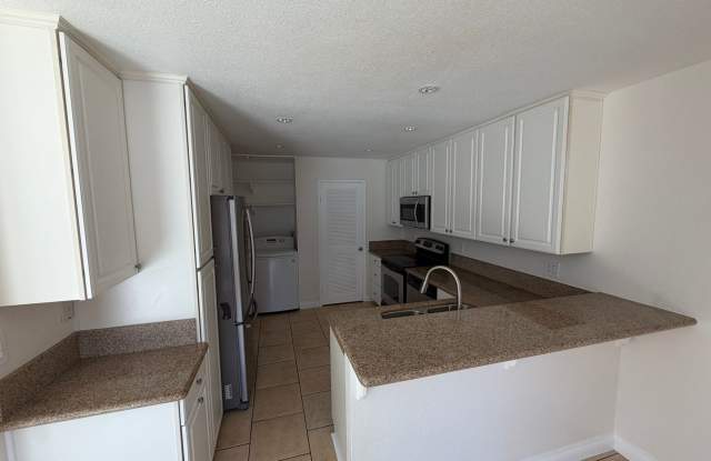Spacious 3 Bedroom with Large Outdoor Space! Gallery 4