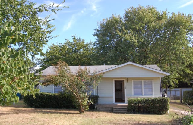 2738 Gant Dr - 2738 Gant Drive, Lancaster, TX 75134