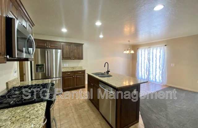 1000 E Bluff View - 1000 East Bluff View Drive, Washington, UT 84780