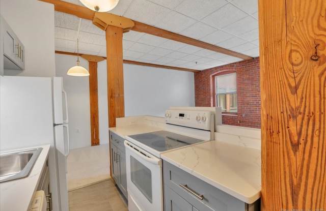 222 Williams Street East photos photos