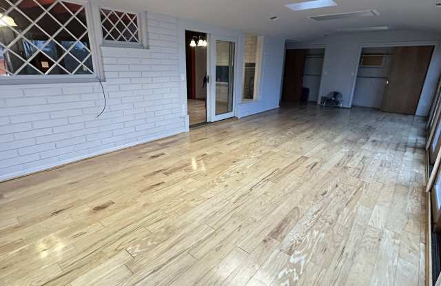6211 North College Drive photos photos
