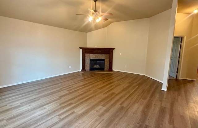 Edmond 3 Bed 2 Bath Home w/ Storm Shelter! Gallery 3