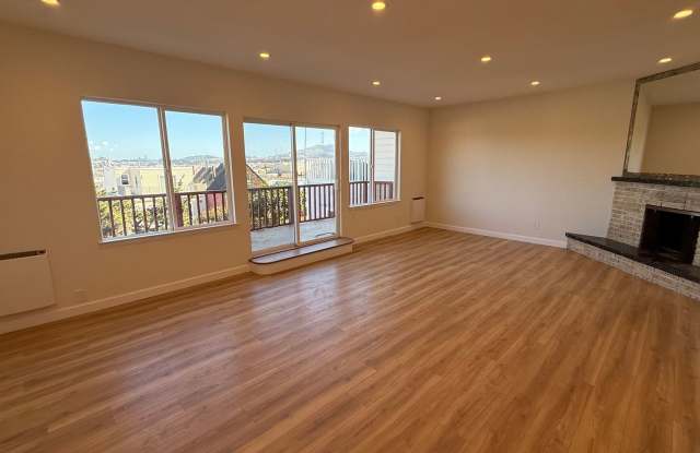 Epic REA - Spacious Home with Views 3 BR/2.5 BA w/Parking Gallery 3