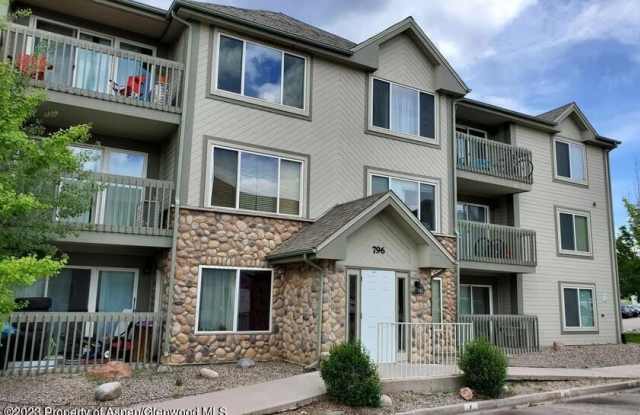 796 Castle Valley Boulevard photos photos