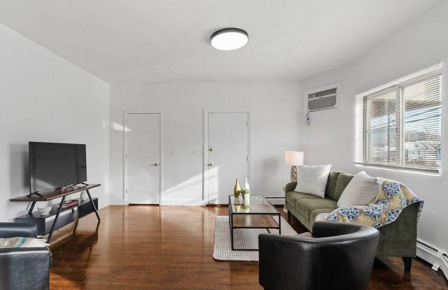 44 Dana Street unit: 2 photos photos