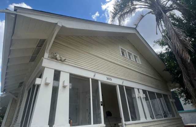 University Area 5bd/3ba With Private Backyard! photos photos
