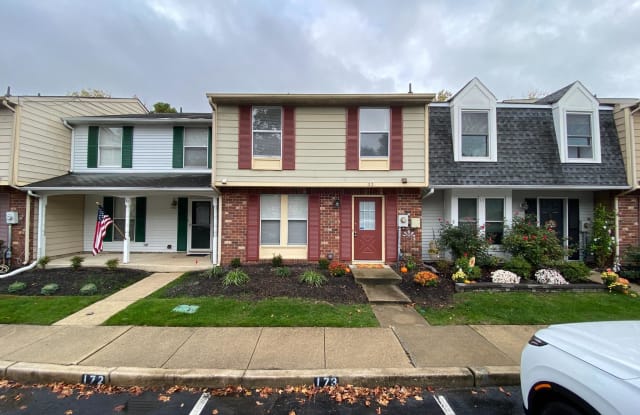 32 WATERVIEW COURT - 32 Waterview Court, Burlington County, NJ 08053