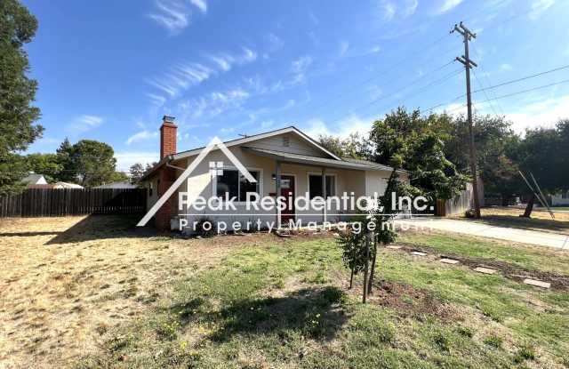 Updated 3bd/1ba Folsm Home with Large Yard! Gallery 3