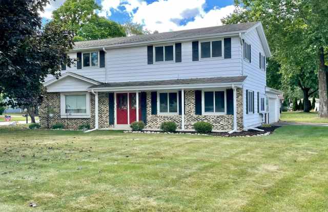 Hartland Townhome, 3 Bed, 1.5 Bath, 2.5 Car Private Garage and Driveway Gallery 3