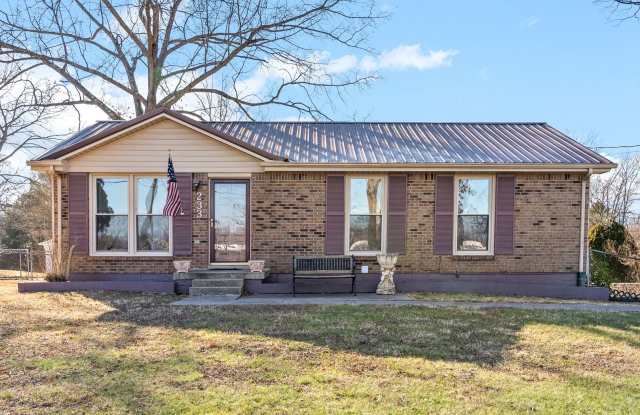 233 Old Hopkinsville Hwy. Clarksville, TN 37042 photos photos