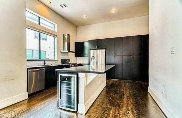 2702 Clay St - 2702 Clay Street, Houston, TX 77003