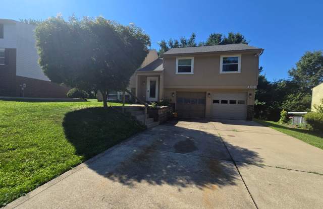 AVAILABLE NOW! Adorable 3 Bedroom Split Entry Home - Monroeville PA photos photos