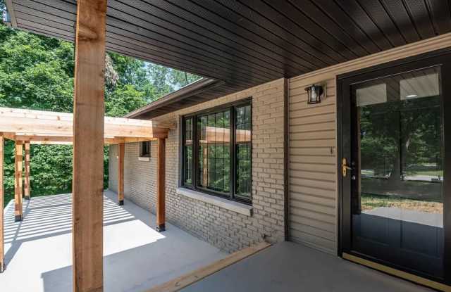 Totally renovated east-side location 4BR 3BA! Gallery 1
