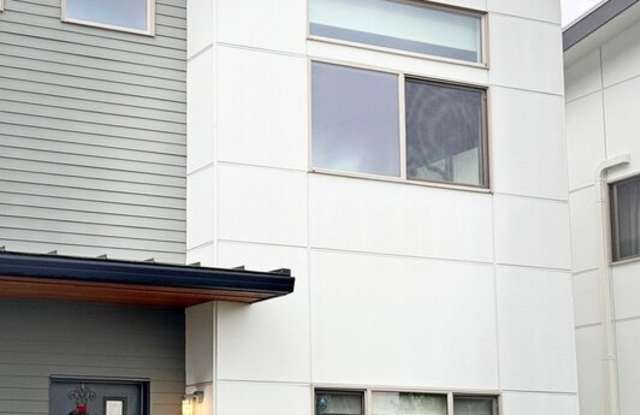 4268 S Greenbelt Station Dr - 4268 South Greenbelt Station Drive, Seattle, WA 98118