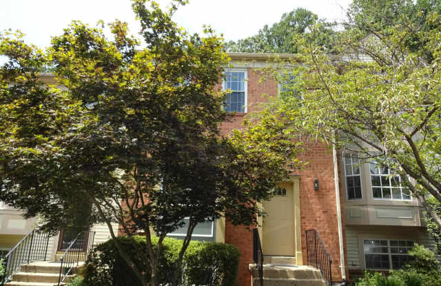 7916 PEYTON FOREST TRAIL - 7916 Peyton Forest Trail, Annandale, VA 22003