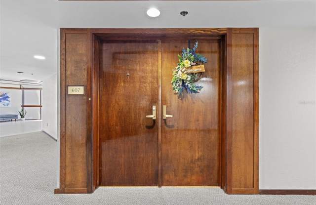 1660 GULF Boulevard Gallery 4