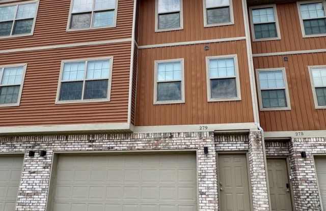 Nice 2 bedroom townhome close to I-49 photos photos