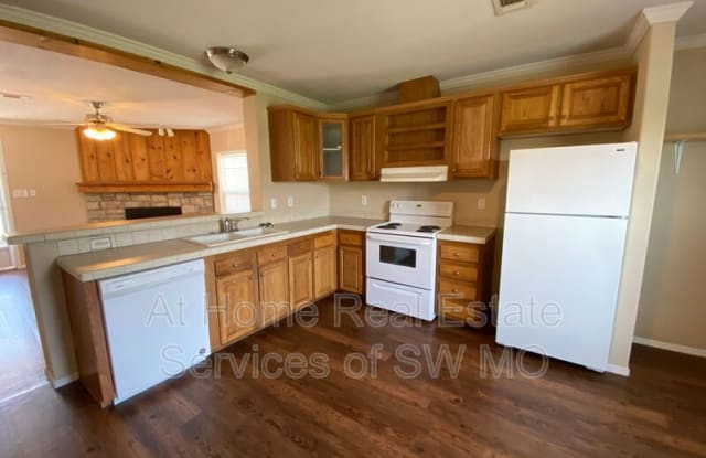 501 W. Warren photos photos