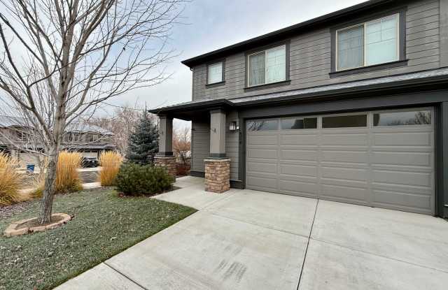 SCHEDULE A TOUR TO VIEW THIS STUNNING PALISCH TOWNHOME LOCATED IN SW REDMOND!! Gallery 4