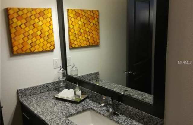 755 N ORANGE AVENUE Gallery 3