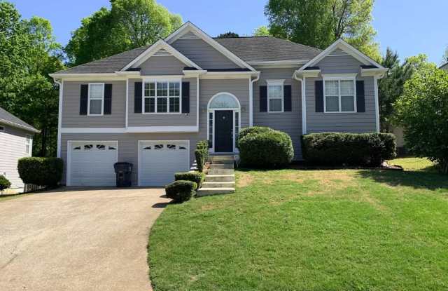 **PRICE IMPROVEMENT**110 Sagamore Ln: Spacious 4BR, 3BA home with most bedrooms on the main level for rent in desirable Peachtree City! AVAILABLE NOW! - 110 Sagamore Lane, Peachtree City, GA 30269