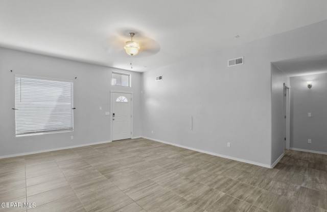 947 Follifoot Place Gallery 3