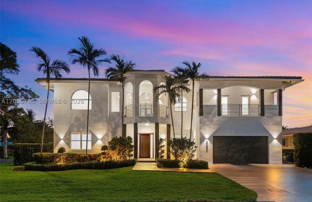 552 PALM DRIVE Gallery 1