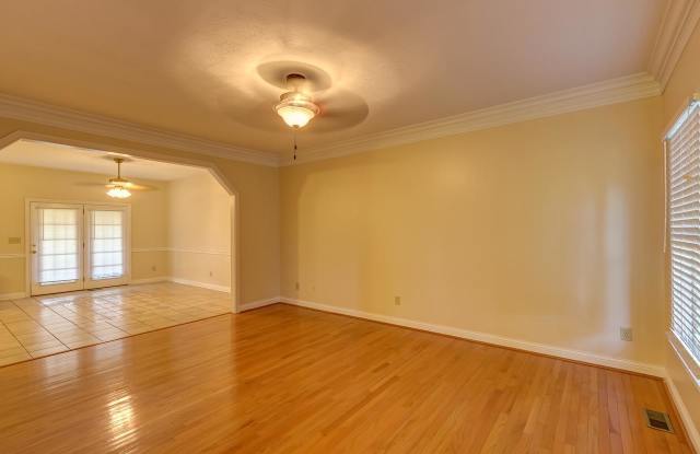 2790 Mable Lane Gallery 3