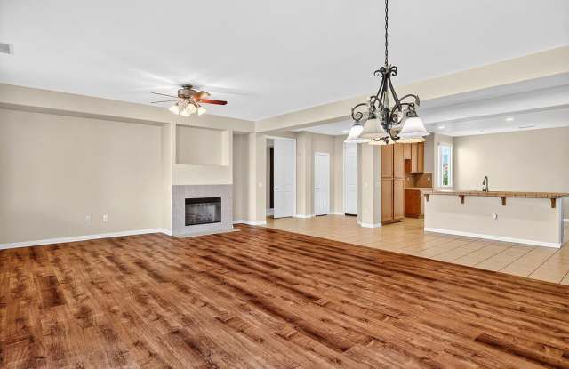 42217 Whisper Rock Street Gallery 3