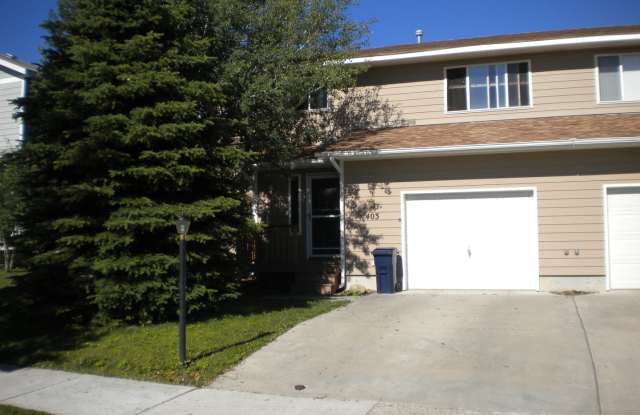 3 BR 2.5 BA 1/2 MO Free Rent 403 Prairie Ave. Easy to see. Solar panels. - 403 Prairie Avenue, Bozeman, MT 59718