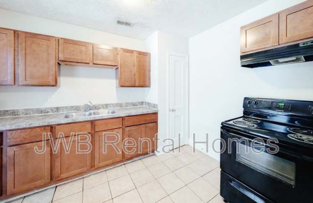 768 Gardenia Ln Gallery 2