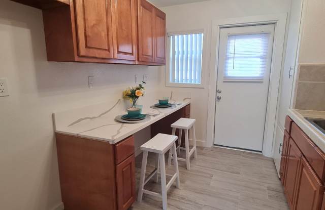 Newly Remodeled 1 Bedroom / Call or text Orlando (714) 855-5089 today! photos photos