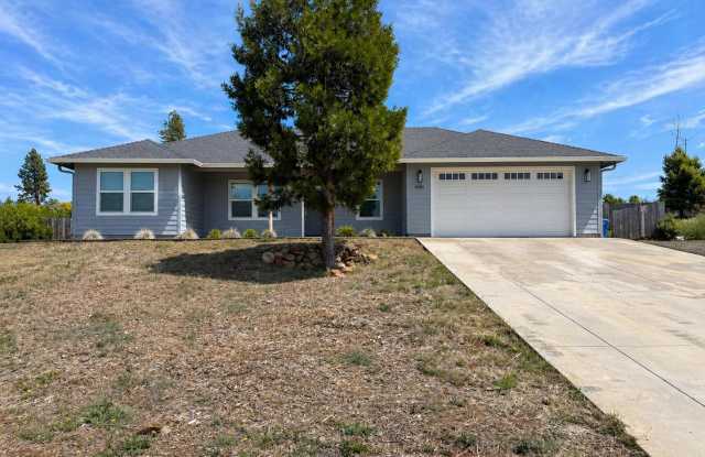 3BR Home w/ 2-Car Garage, Tall ceilings & Upgraded Chef's Kitchen photos photos
