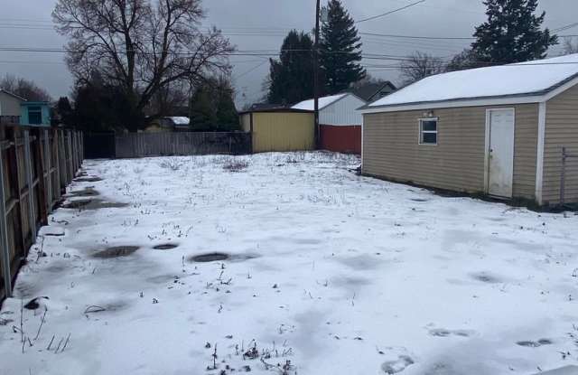 Newly Remodeled  Home  2 bed 1 bath rancher with new applicences Gallery 4
