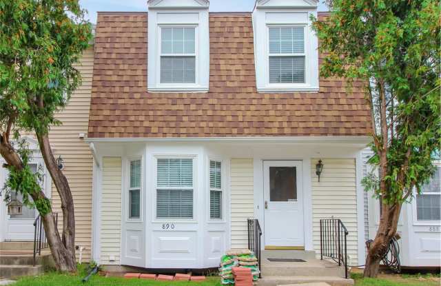 890 Bayridge Dr photos photos