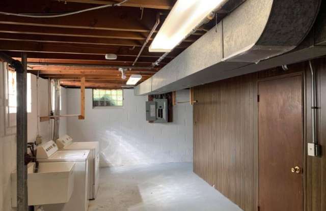 1343 Circle Terrace BLVD NE Gallery 4