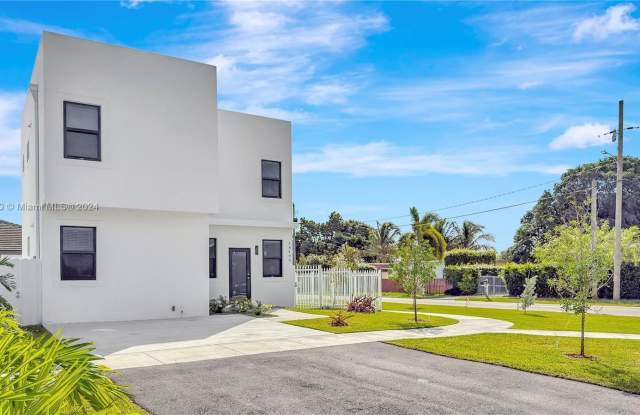 18491 SW 117th Ave - 18491 Southwest 117th Avenue, South Miami Heights, FL 33157