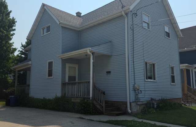 Spacious 5BR Home with Eat-In Kitchen | Upper Loft Area | Partially Fenced in Yard | 2,200 SQF photos photos