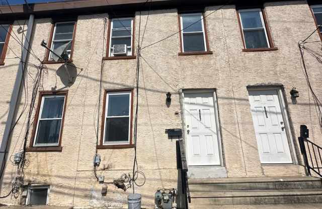 2 Bed, 1 Bath Rowhome Available photos photos