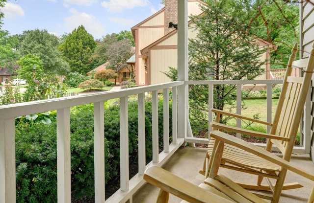 6475 Meadowbrook Circle Gallery 2