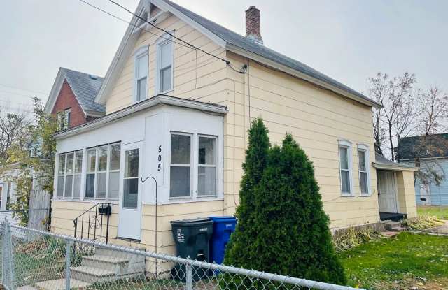 Section 8 Approved! - Great 3 Bedroom - 1 Bathroom Single Family Home in St. Paul photos photos