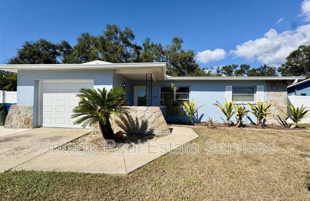 1074 Woodbrook Dr S - 1074 South Woodbrook Drive South, Largo, FL 33770