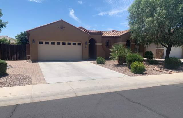 Beautiful Gilbert Home - 745 East Raven Way, Gilbert, AZ 85297