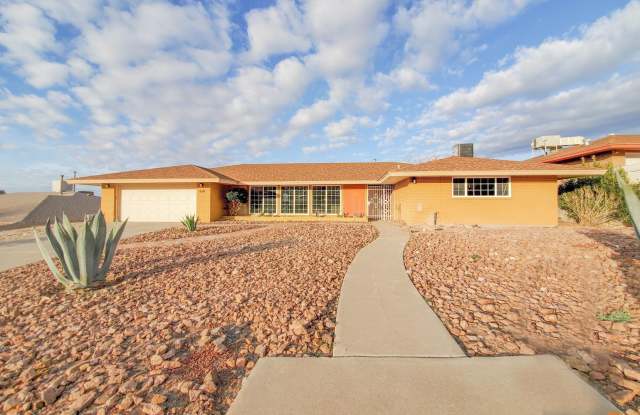 Breathtaking Mountain Views! photos photos