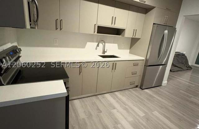 225 SW 76th Ct Gallery 4