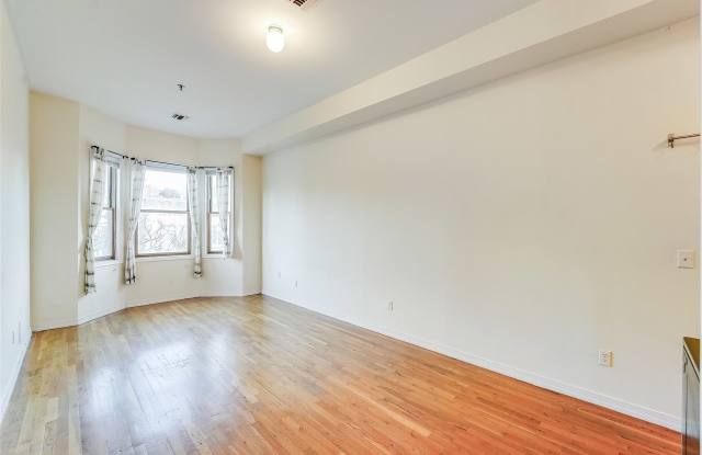 618 WASHINGTON ST - 618 Washington Street, Hoboken, NJ 07030
