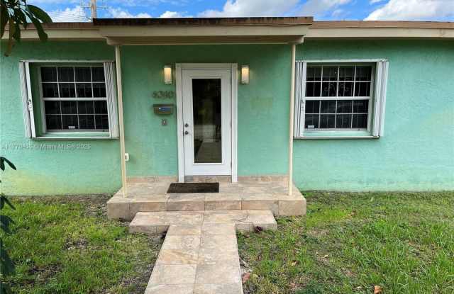 6340 SW 58th Ave photos photos