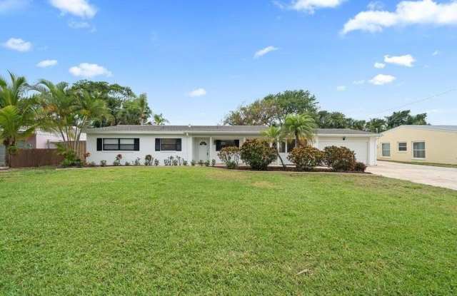 470 Watts Way photos photos