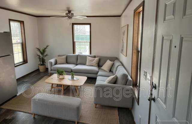 755 N. Tratt St. photos photos