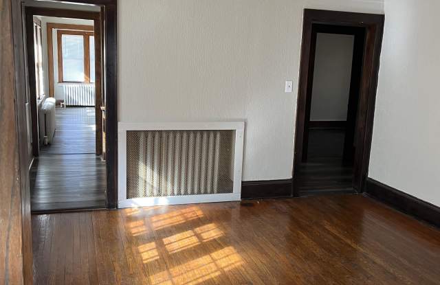 2609-11 North 49th Street - 2611 Upper - 2609 North 49th Street, Milwaukee, WI 53210